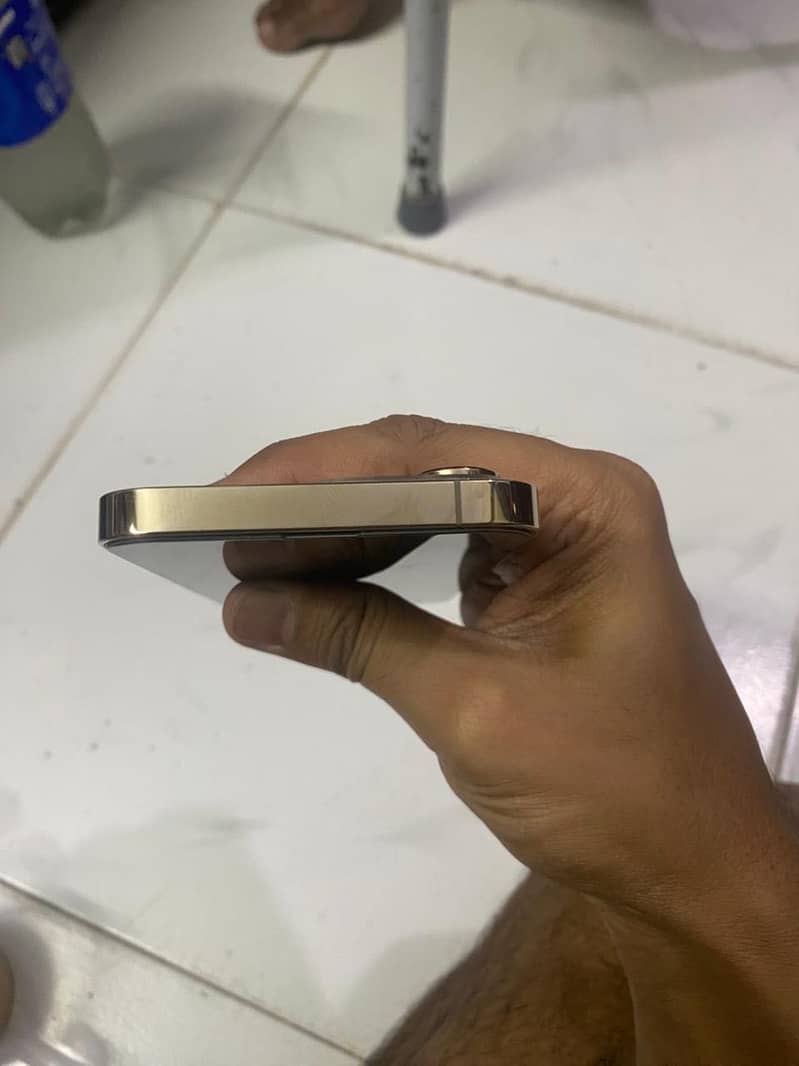 iPhone 13 Pro 4