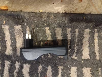 BATTERY CHARGER  FOR BOTH AA AND AAA SIZE BATTERIES