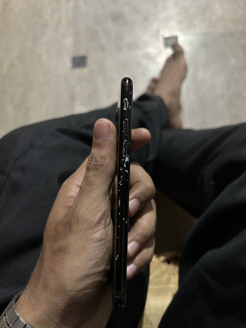 Apple iPhone 7 0