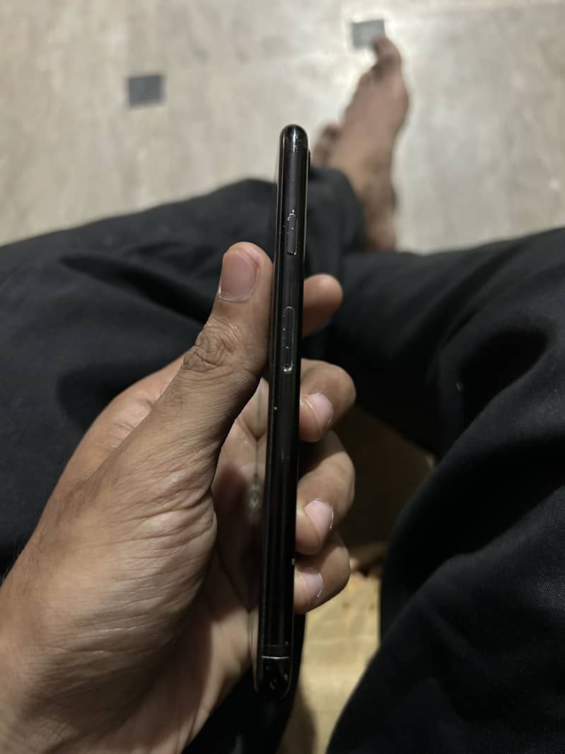 Apple iPhone 7 3