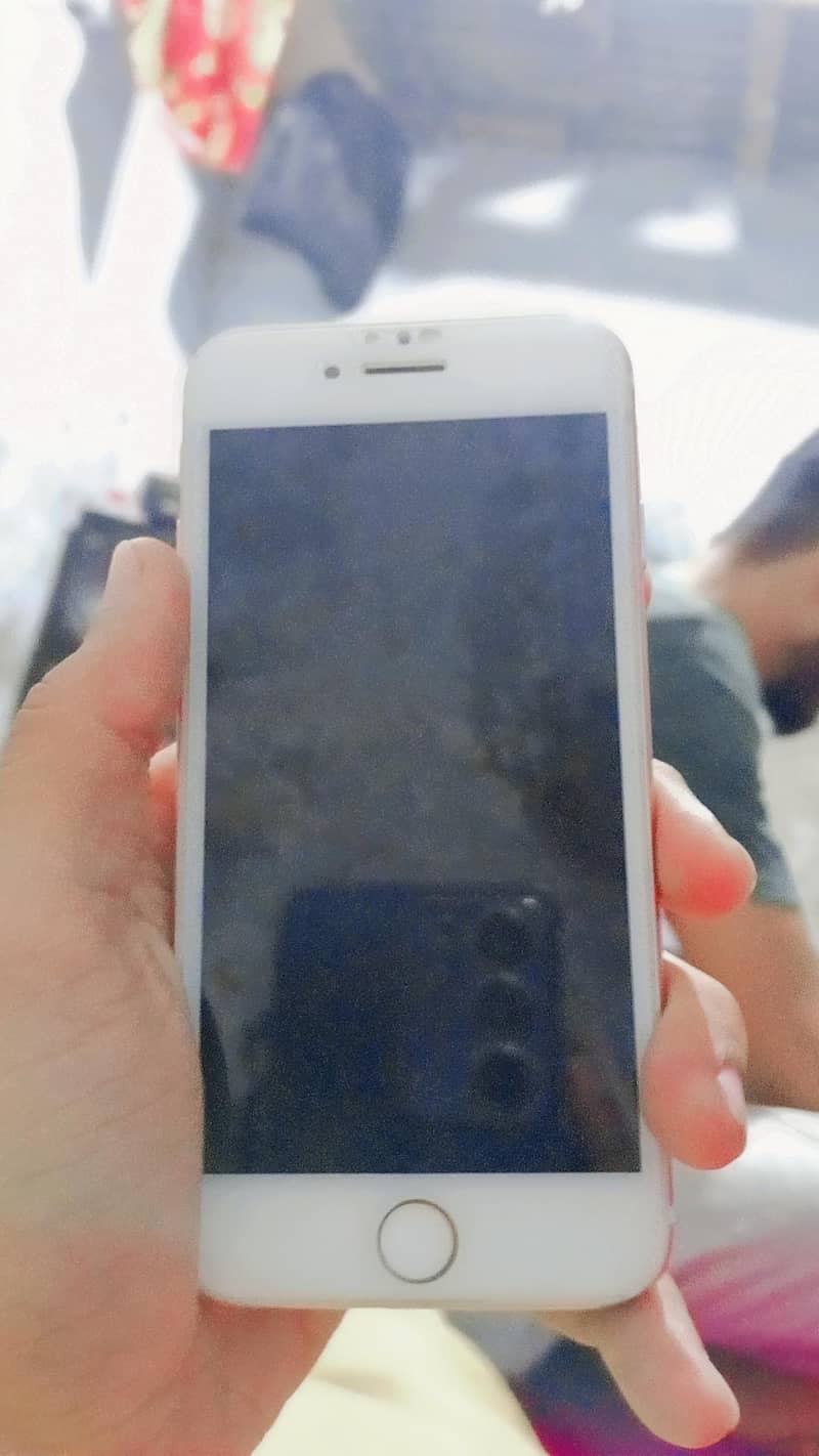 Apple iPhone 7 3