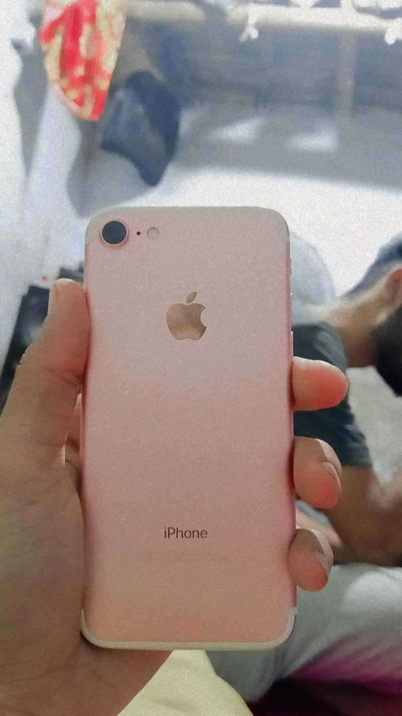 Apple iPhone 7 4