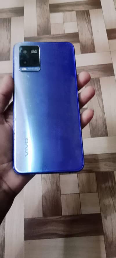 Vivo V21