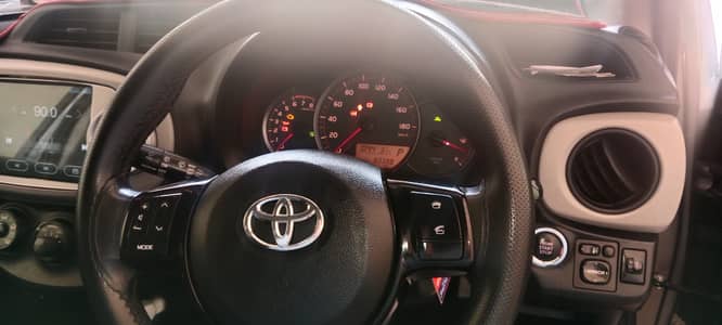 Toyota Vitz 2011 (Special Edition)