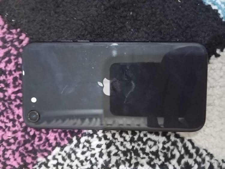 iPhone Se 2 9
