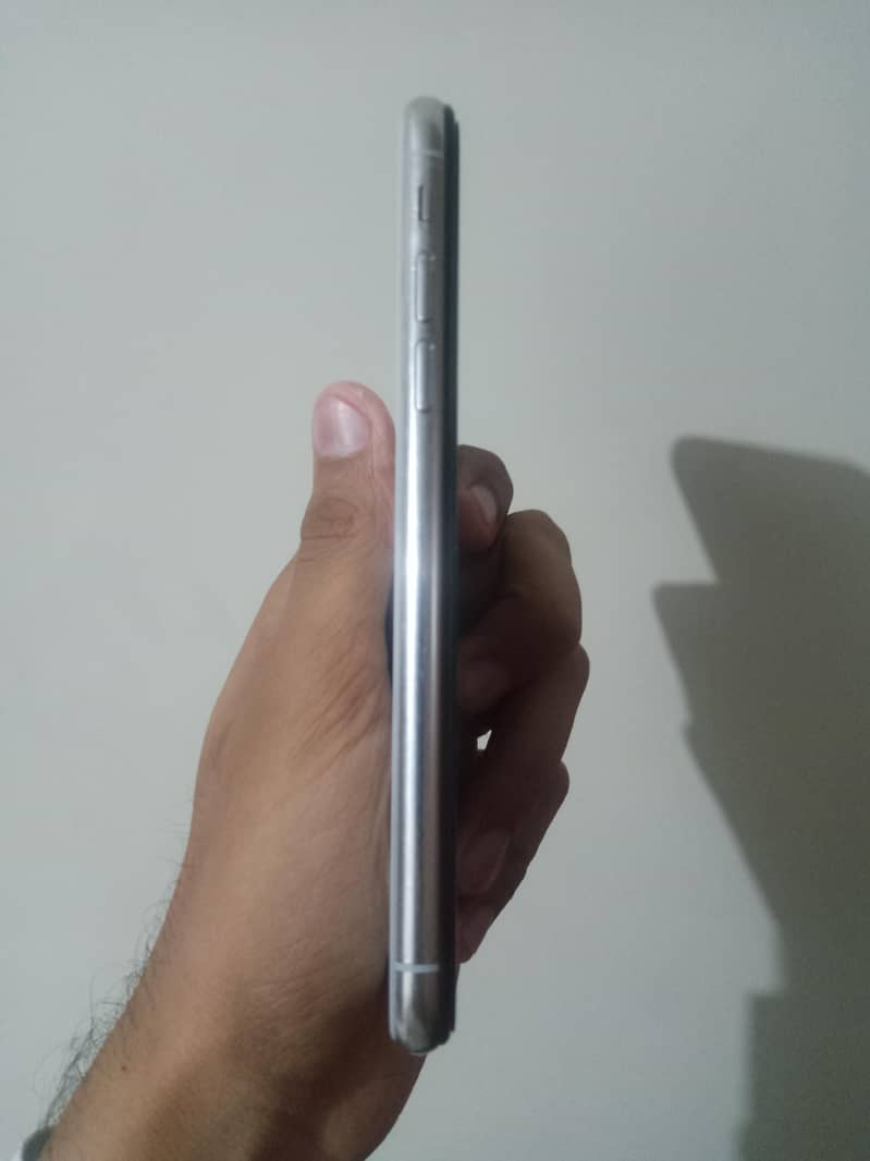 Apple iPhone X 3