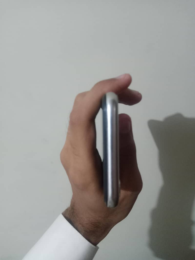 Apple iPhone X 5