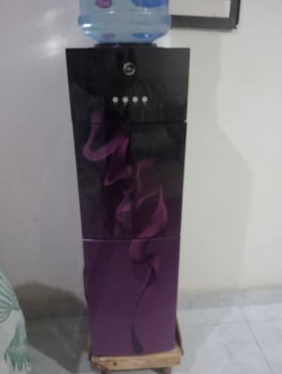 Pel water dispenser with wooden stand