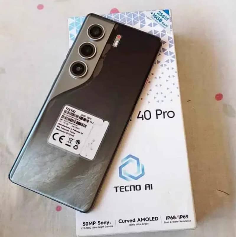 Tecno CAMON 40 Pro 1