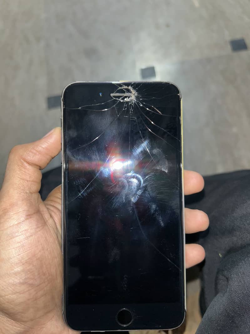 Apple iPhone 8 Plus 1