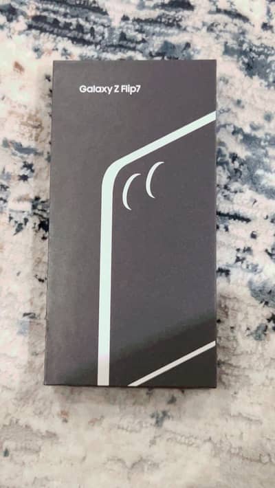 Samsung Mobile Z Flip 7 - JetBlack - 12/256 GB