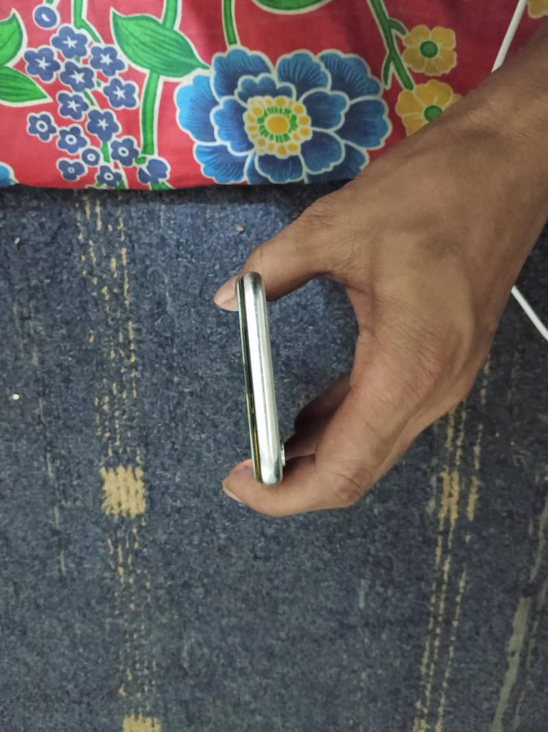 Apple iPhone X 5