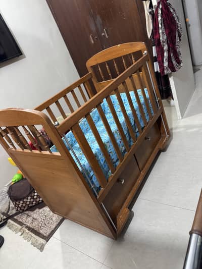 Used baby cot