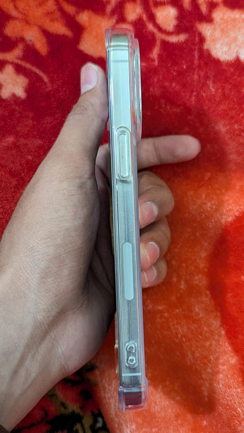 iphone 14 pro max 4