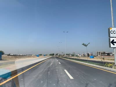 10 MARLA POSSESSION PLOT ON MAIN 120 FEET WIDE ROAD BLOCK 4Q IS AVAILABLE FOR SALE
