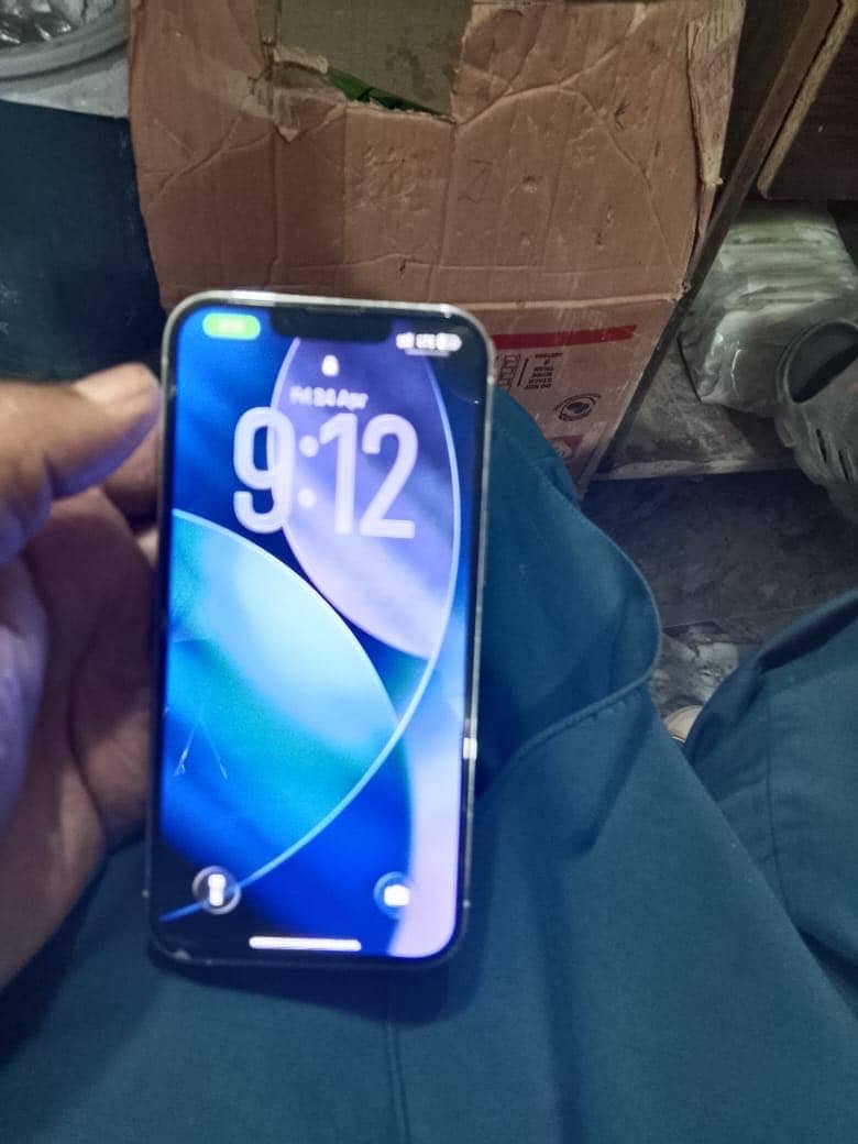 Apple iPhone 13 Pro 4