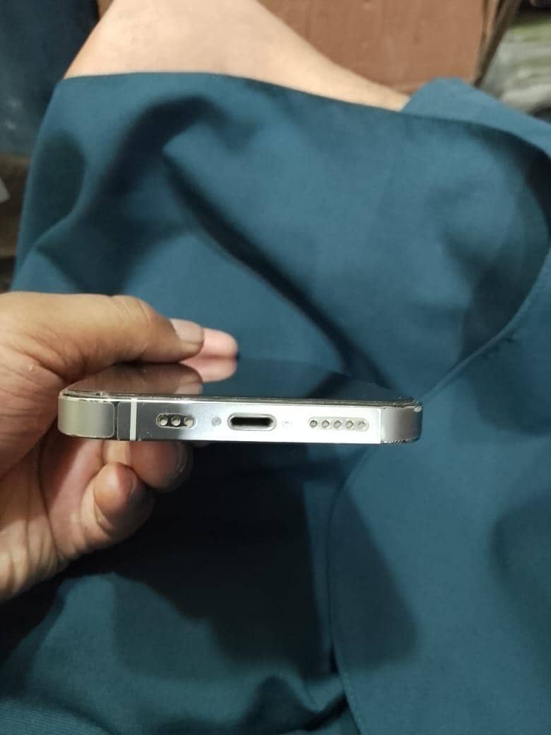 Apple iPhone 13 Pro 9
