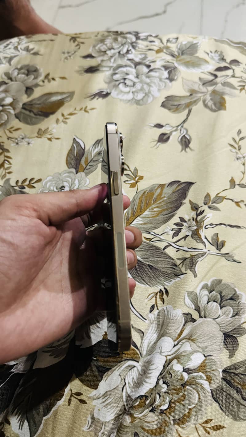 IPHONE 14 PRO MAX 4