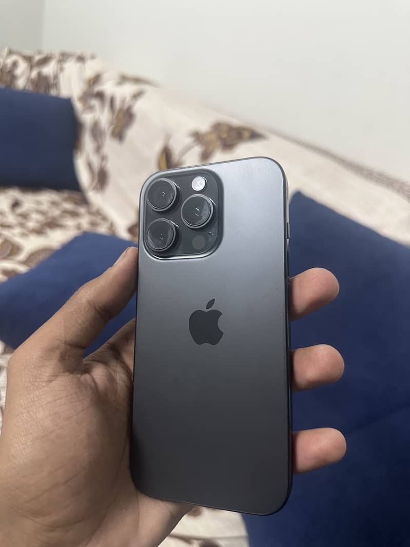 Apple iPhone 16 Pro 0