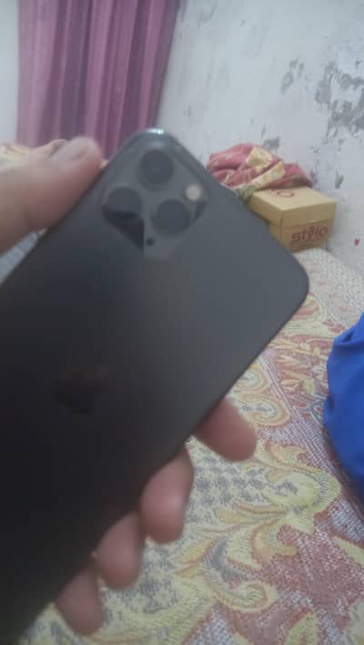 I phone 11 pro max 64gb jv