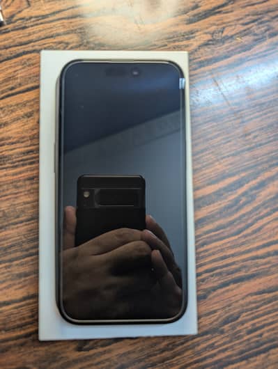 Apple iPhone 16