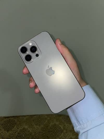Iphone 15 Pro Max Lush condition