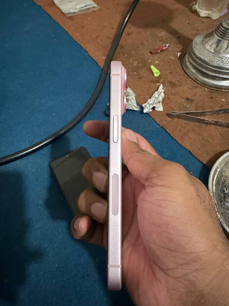 Apple iPhone 15 2