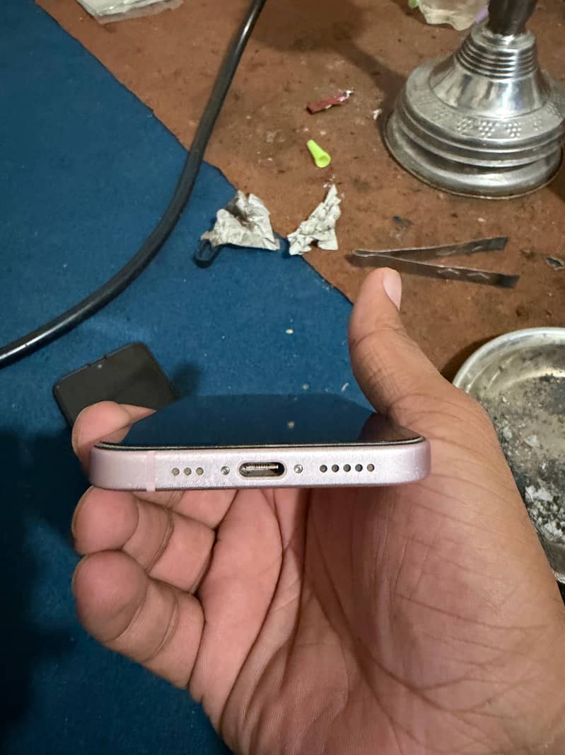 Apple iPhone 15 3