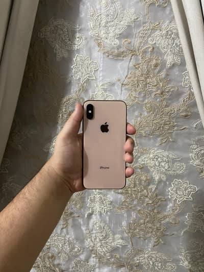 iphone xs.   64gb.   non pta.   urgent sale