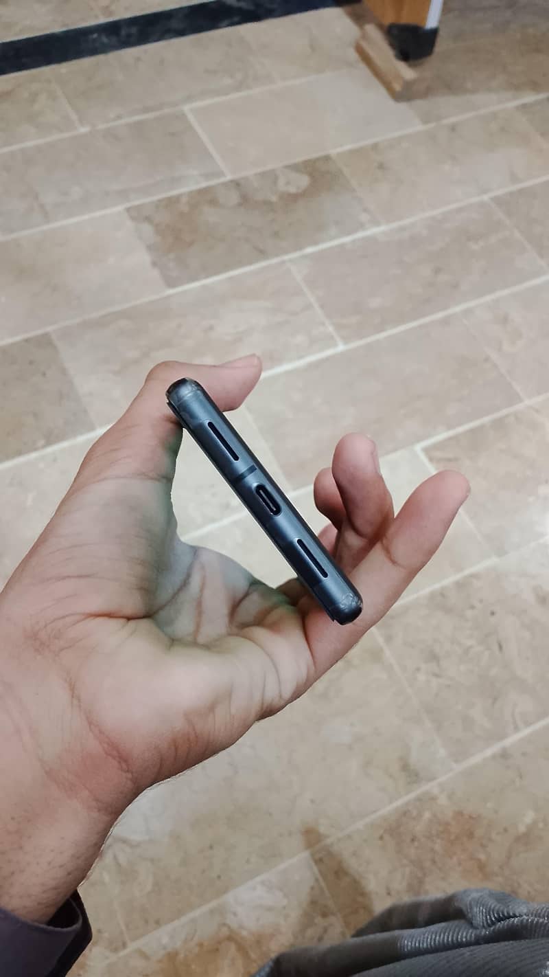 Google Pixel 7 4