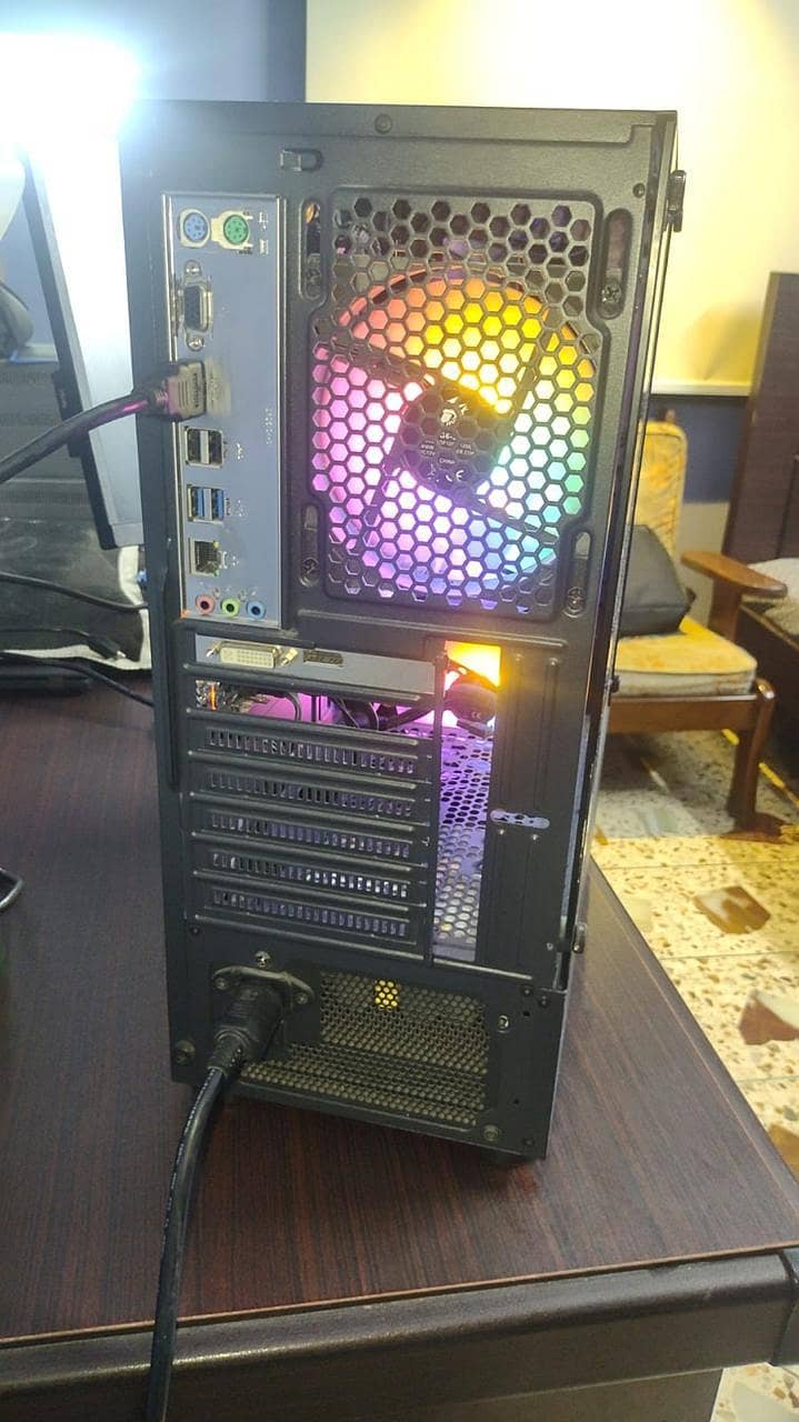 Gaming PC - Complete Setup (9/10 Condition) 2