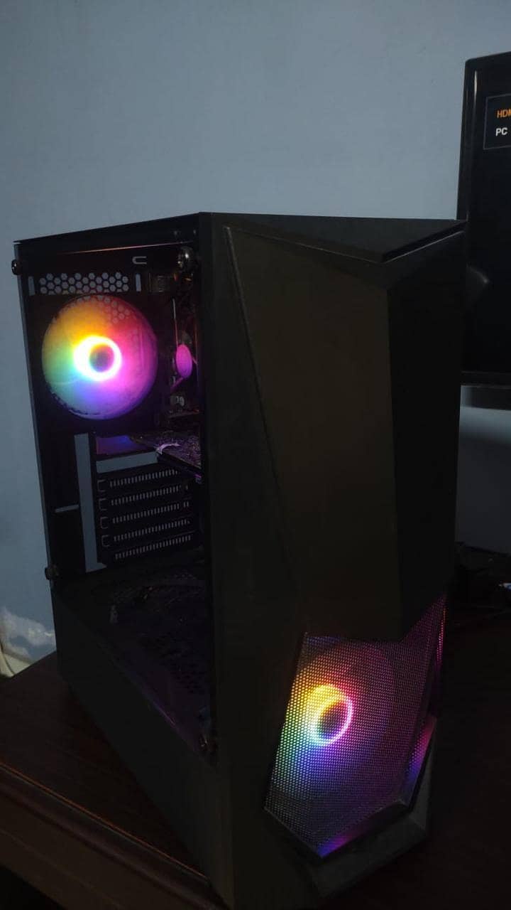 Gaming PC - Complete Setup (9/10 Condition) 4