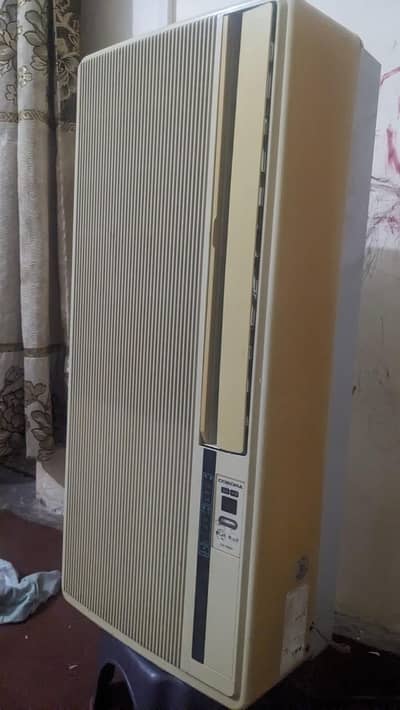 Corolla 0.75 window ac with converter