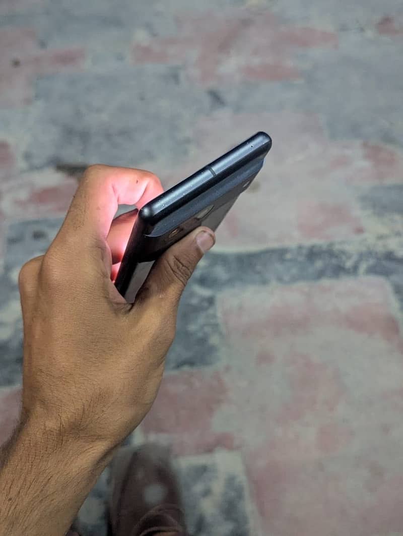 Google Pixel 7 4
