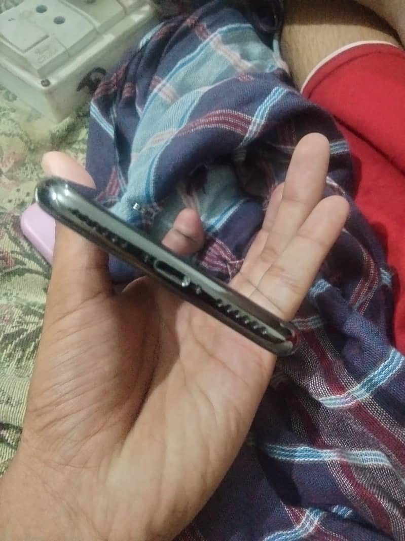 Apple iPhone X 2