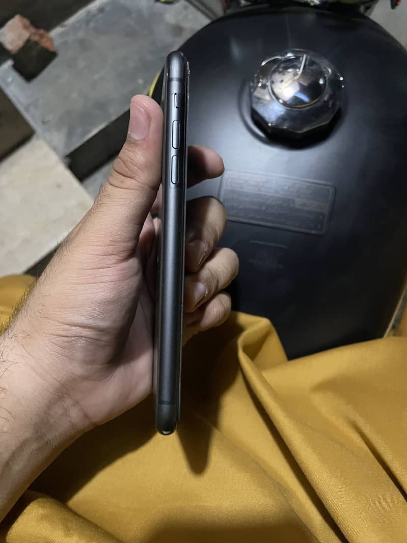 iPhone 11 1