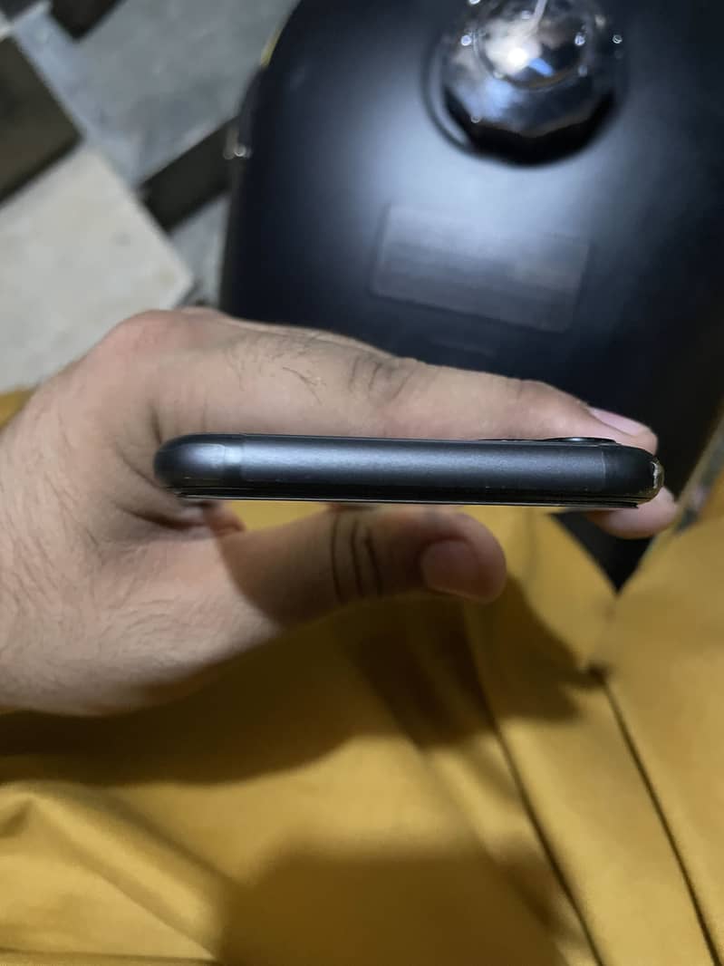 iPhone 11 2