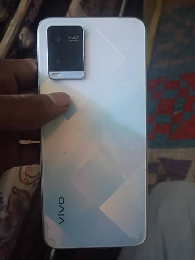 vivo y21 glaas py Halka si  line ha bass Orr box bhi ha