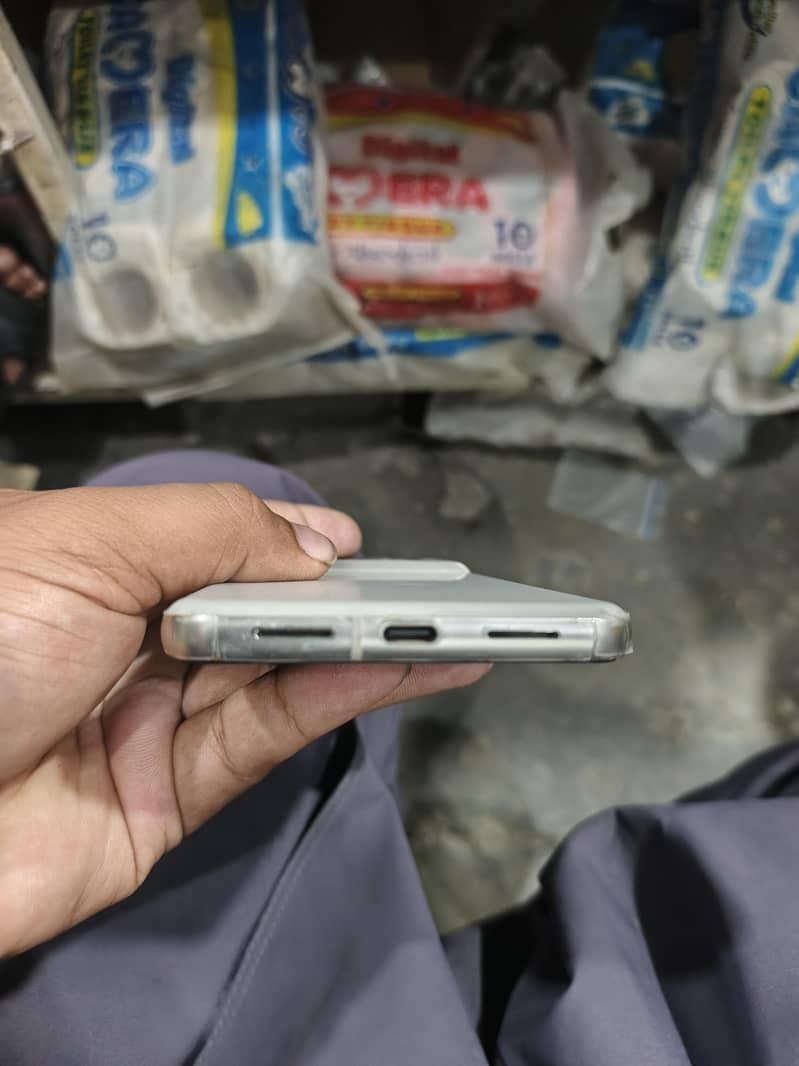 Google Pixel 8 Pro 4