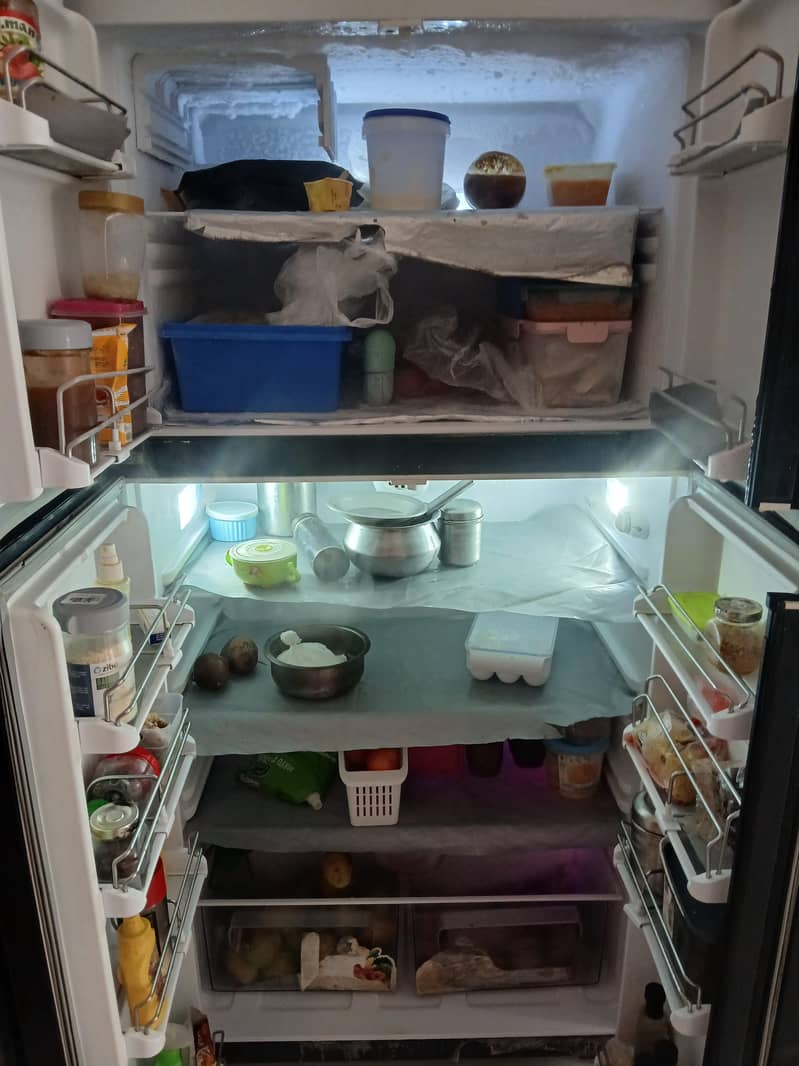 2 double door new condition 03223376994 whats up 2