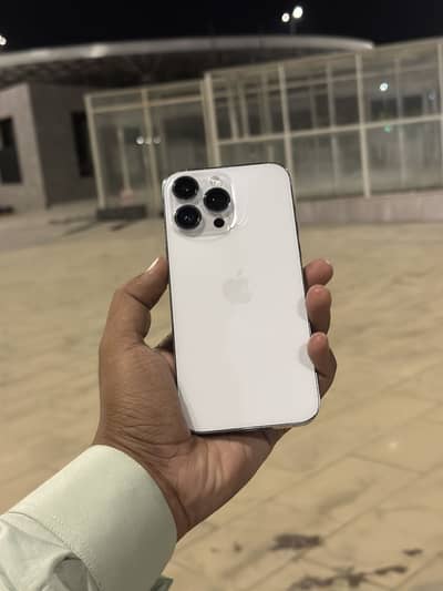 Apple iPhone 14 Pro Max sim glitch