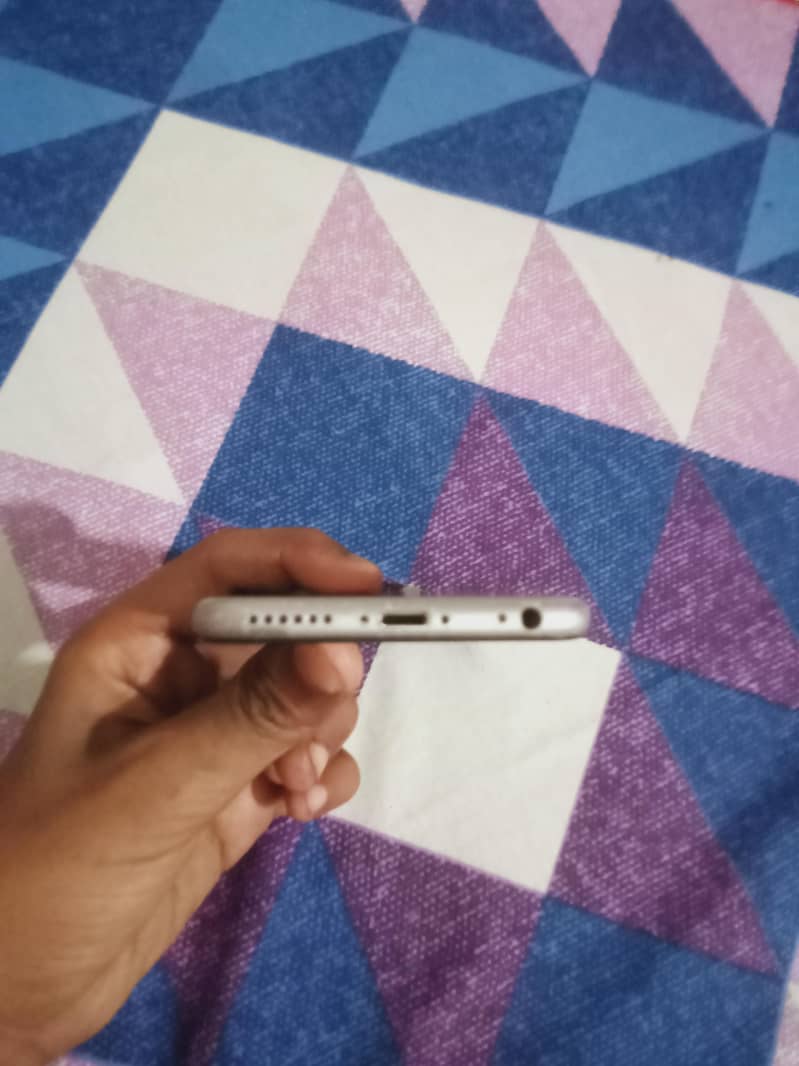 Apple iPhone 6S 5