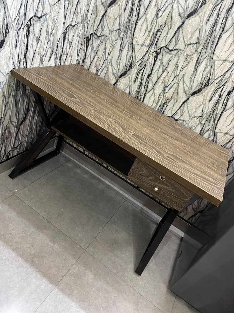 Laptop Table 9/10 3