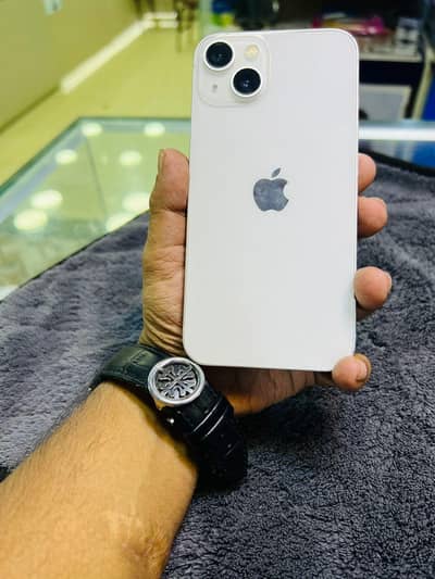 Apple iPhone 13