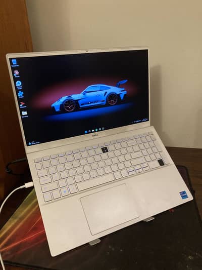 Dell Inspiron 5502 | i7-11TH | 24GB RAM | 512GB SSD | Intel Iris XE