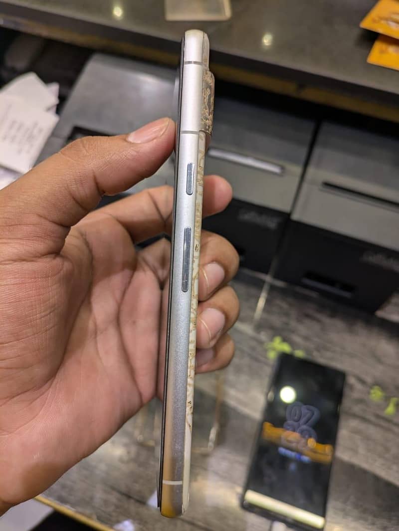 Google Pixel 7 3