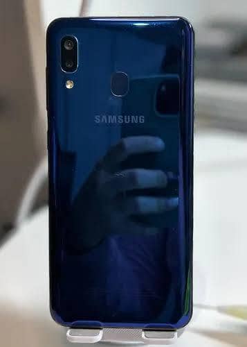 Samsung Mobile A20