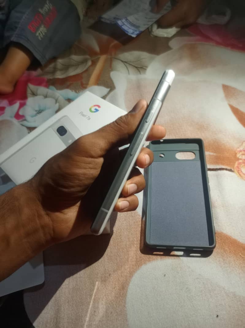 Google Pixel 7a 4