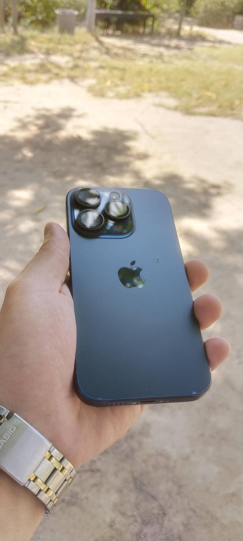 Apple iPhone 15 Pro 2