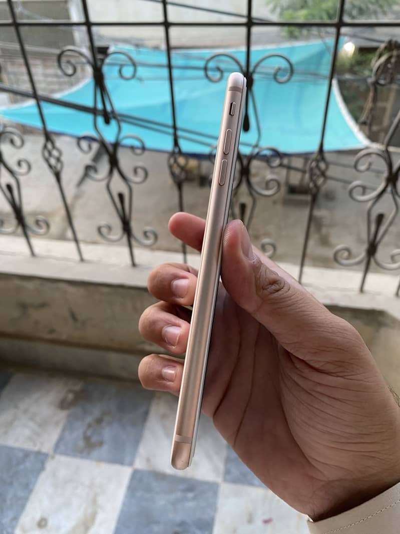 Apple iPhone 8 Plus 7